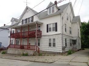 Building Photo - 204 Welles St