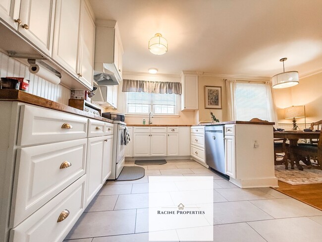 Foto del edificio - Two-bedroom cottage available near Downtown Greenville