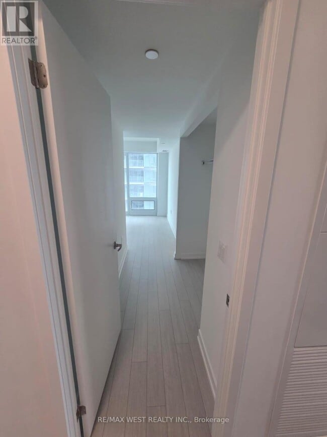 Building Photo - 4010 Eglinton Ave W