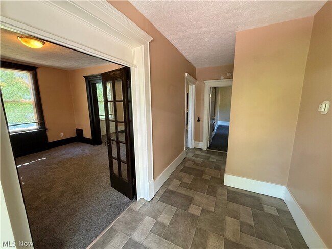 Foto del edificio - 1076 Ackley St
