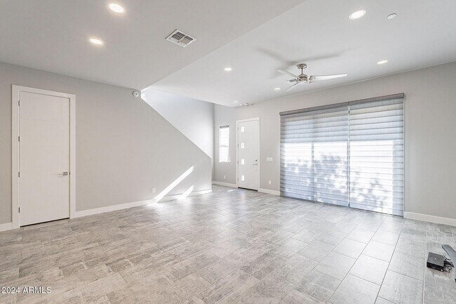 Foto del edificio - 2645 E Osborn Rd