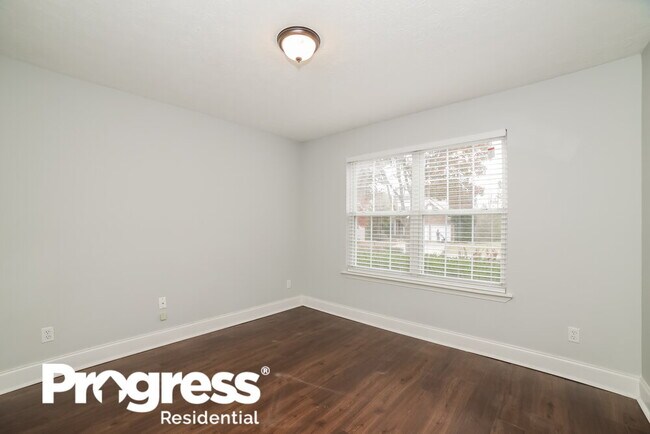 Building Photo - 233 Carrington Way