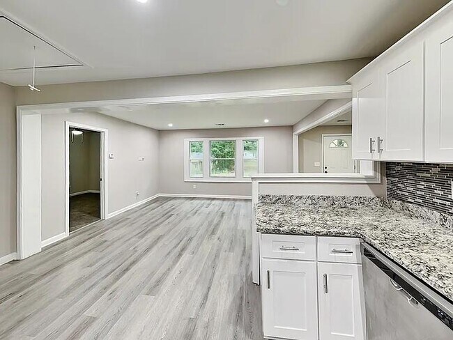 Foto del edificio - 2609 Hood Ave NW