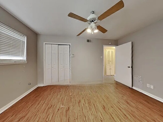 Photo - 726 Silverstone Dr House