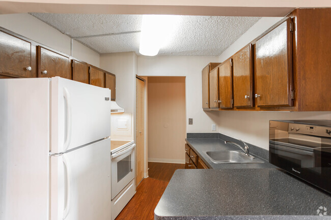 2HAB, 2BA - 900 ft² - The Triad Apartments