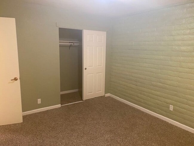Building Photo - Looking for a home w/ property??
