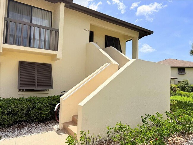 Foto del edificio - 4602 Longwater Chase