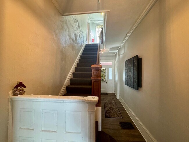 Foto del edificio - 4451 Highridge St