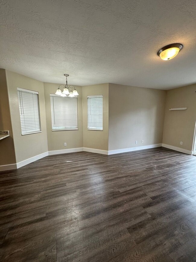 Foto del edificio - Condo in County Woods HOA