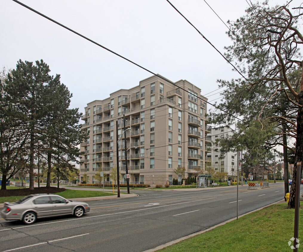 Primary Photo - 4200 Bathurst St
