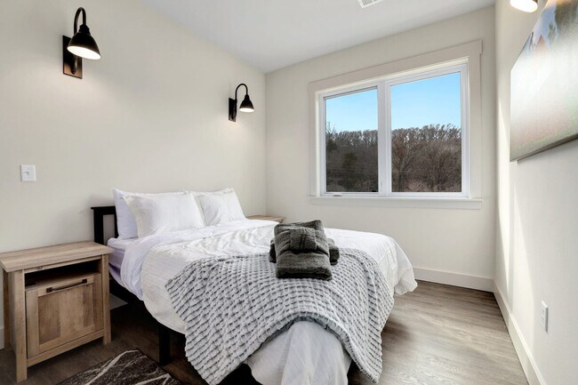 Building Photo - 10 Riordan Rd