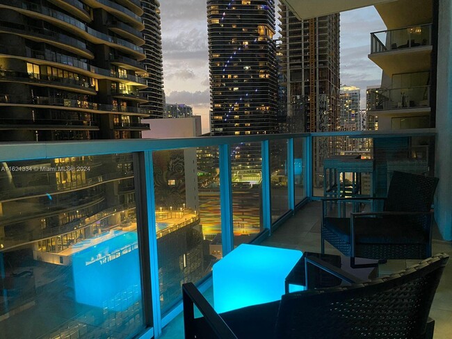 Foto del edificio - 1050 Brickell Ave