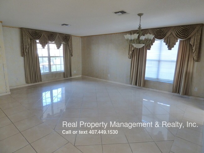 Foto del edificio - 1218 Epson Oaks Way