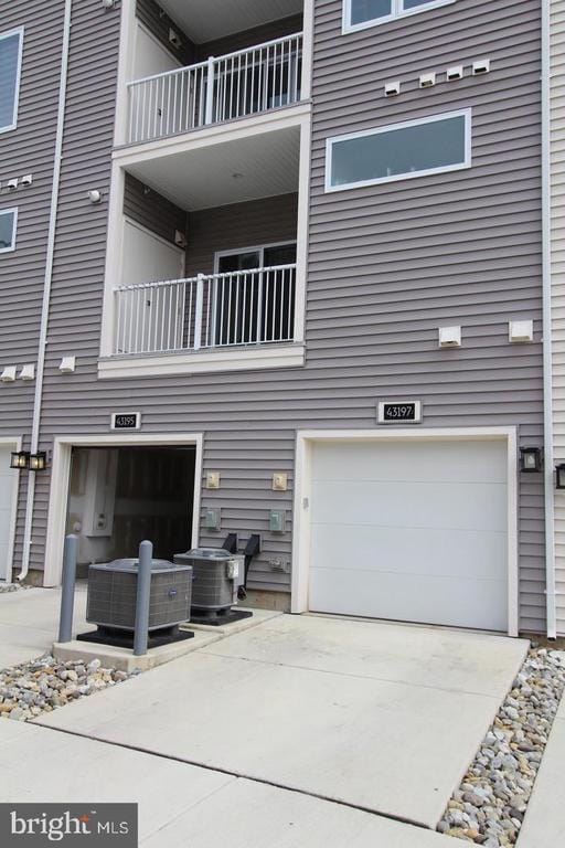 Primary Photo - 43197 Mongold Square