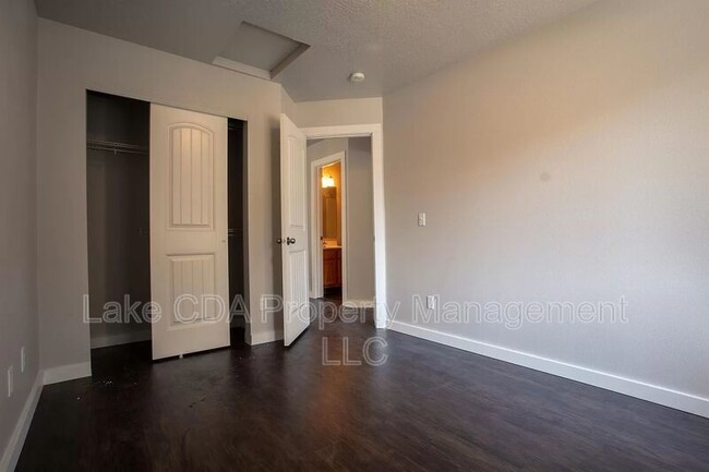 Building Photo - 3470 W Vela Pl