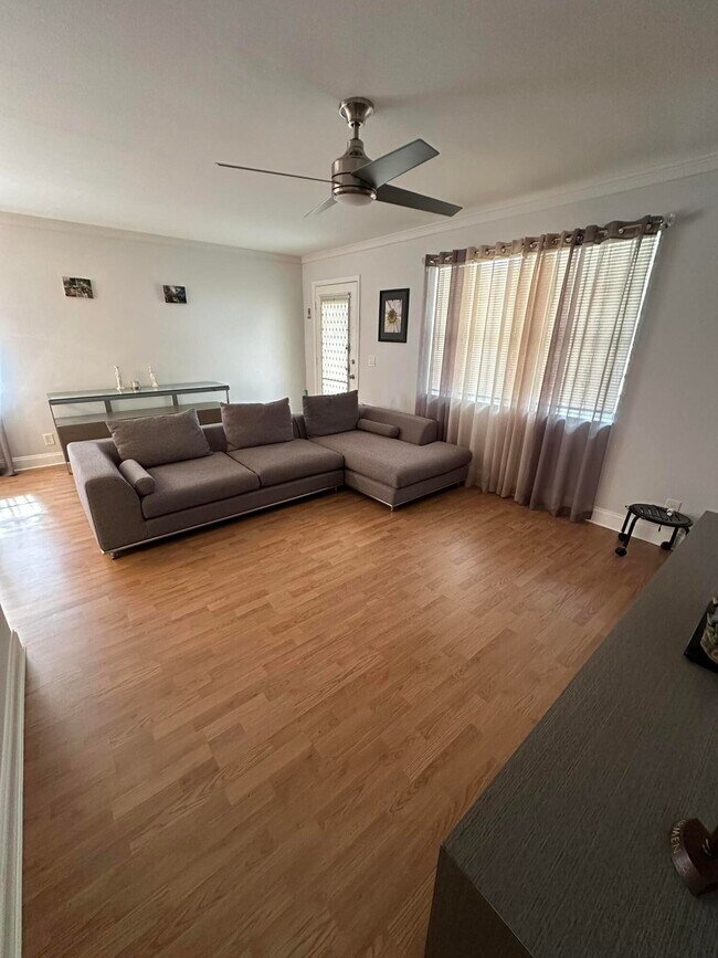 Building Photo - 370 Piedmont H