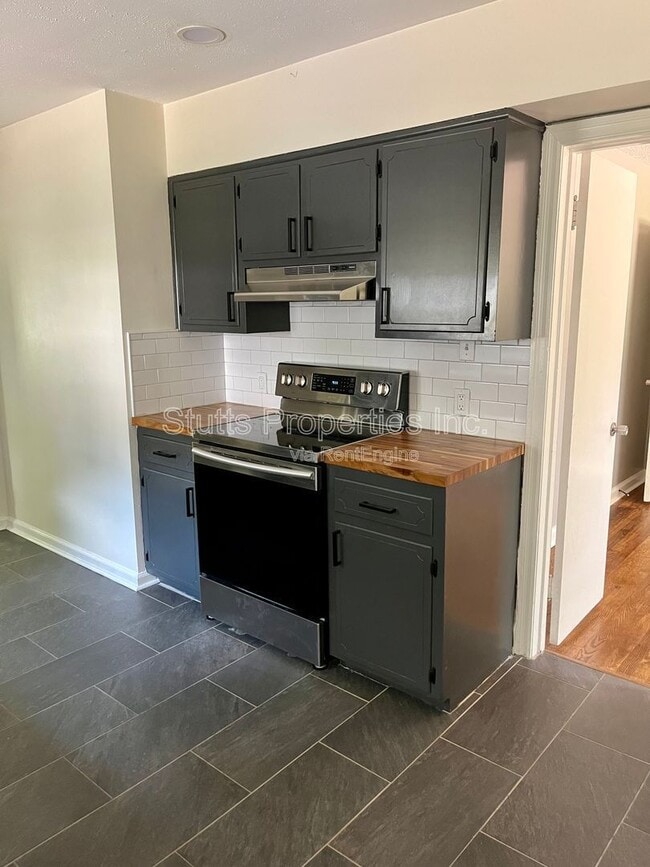 Foto del edificio - 1813 Tune Ave