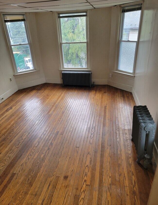 Living Room - 219 W Pennsylvania Ave