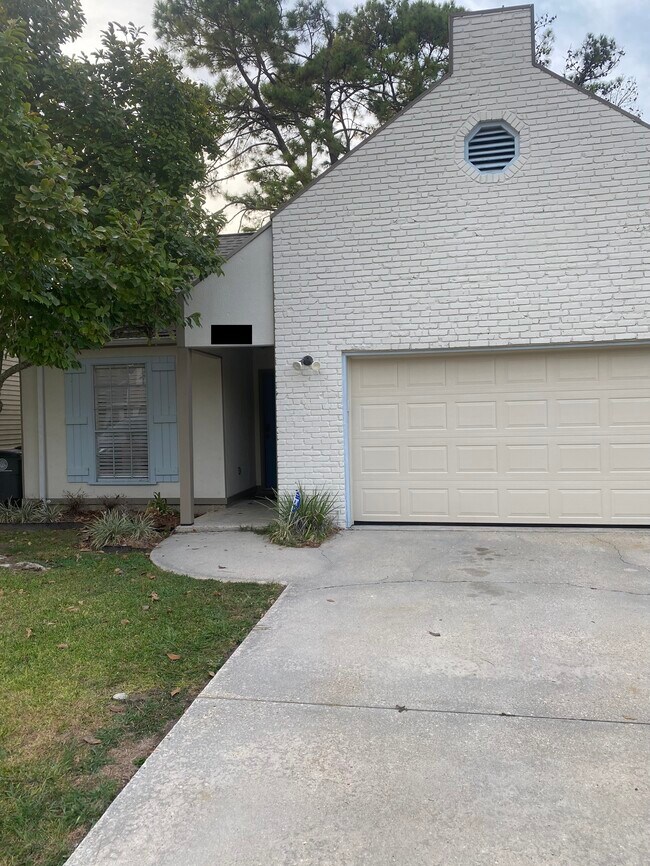 Foto del edificio - 268 Heatherwood Dr