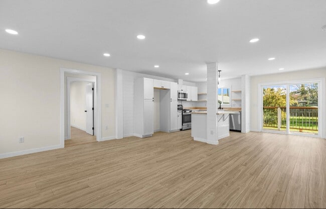 Building Photo - 19367 Lucille St