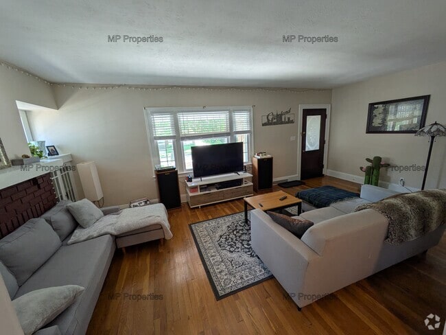 Building Photo - 1302 Hathaway Ave