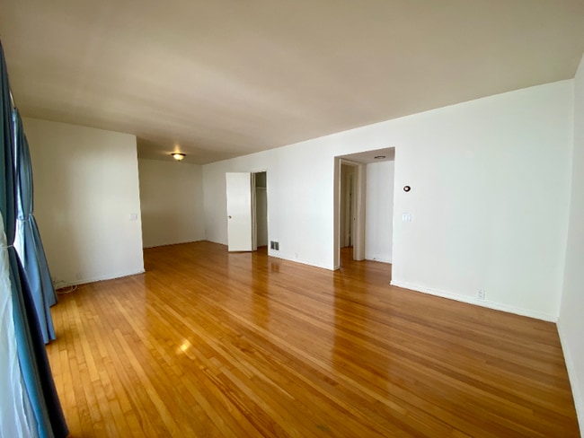 Building Photo - 947 12th St