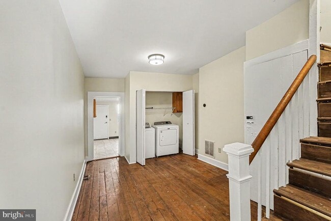 Building Photo - 229 S Fremont Ave