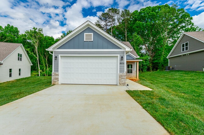 Building Photo - 4654 Heiskell Dr