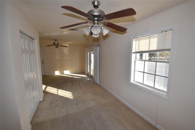 Foto del edificio - 220 Pompano Dr SE