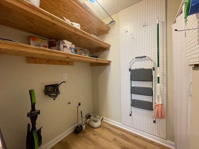 Foto del edificio - 63 Lori Ln