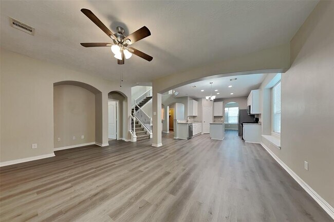 Building Photo - 2223 Brown Oak Dr