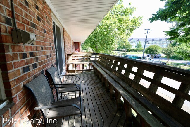 Foto del edificio - 2 br, 1.5 bath House - 1028 Barclay Square