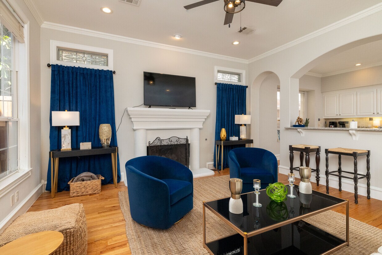 Foto principal - 3451 Binkley Ave
