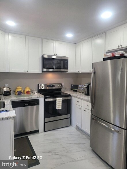 Foto del edificio - 16309 Holly Hill Dr