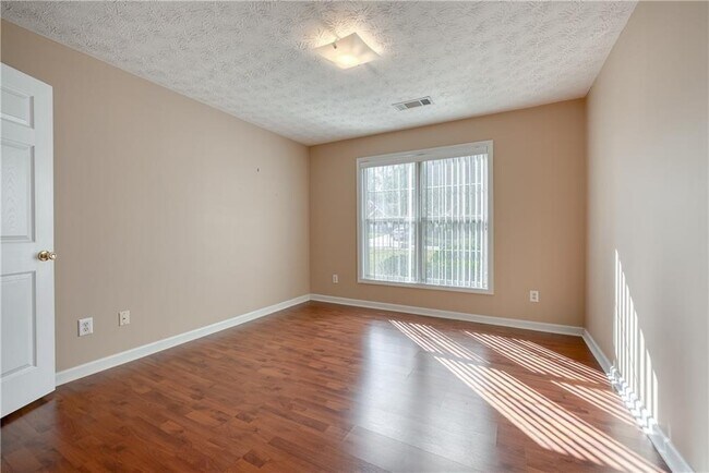 Building Photo - 440 Sterling Hill Dr