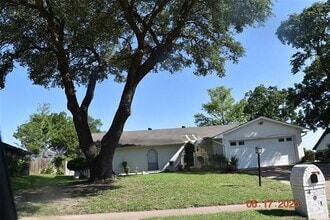 Building Photo - 401 Rhineland Rd