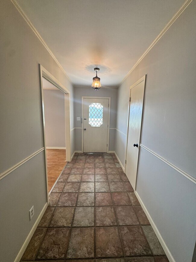 Foto del edificio - Home For Rent In Maplewood