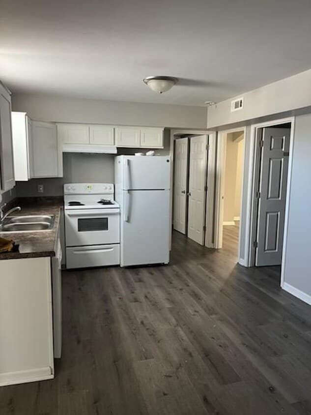 Foto principal - 1 Bedroom House in Country $650/Month