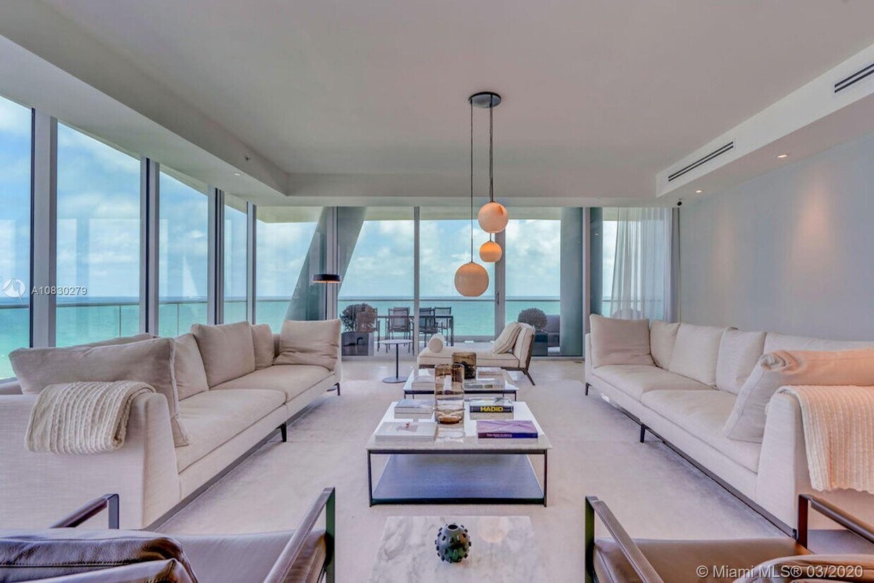 Primary Photo - 9349 Collins Ave