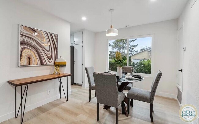 Building Photo - 355 Parkview Ter