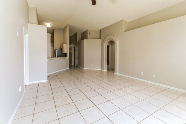 Foto del edificio - 1324 Crimson Clover Ln