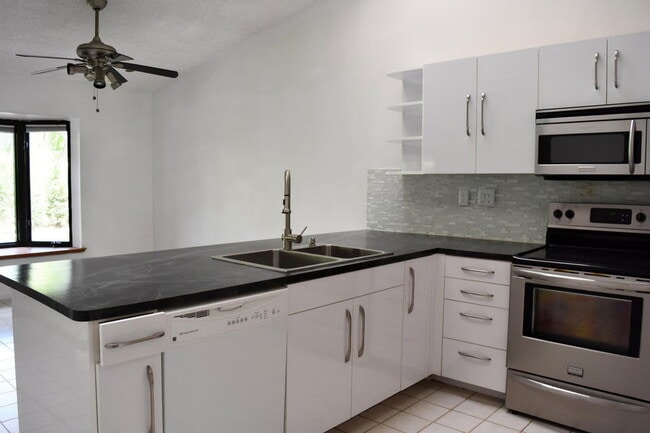 Foto del edificio - 13492 Exotica Ln