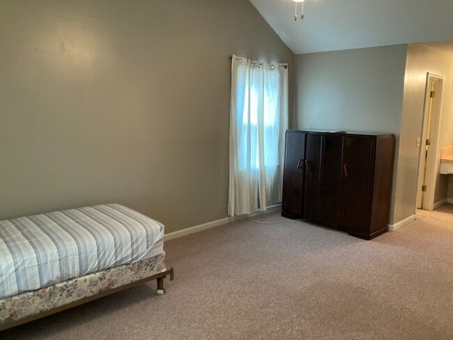 Building Photo - 146 Mellard Dr