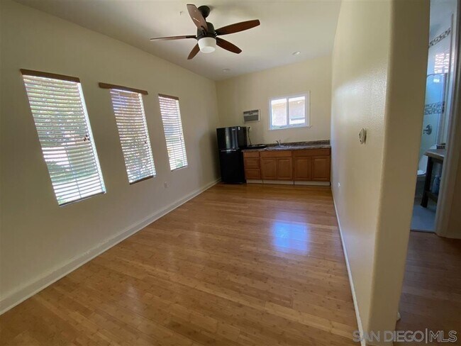 Building Photo - 1863 Almagro Ln