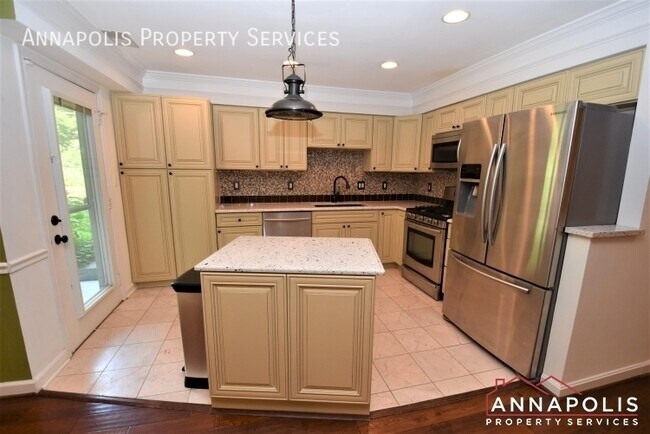 Building Photo - 615 admiral drive #107