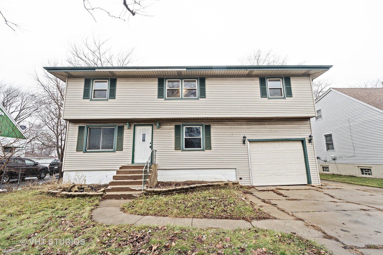 Primary Photo - 5 br, 2 bath House - 6226 W 87th St
