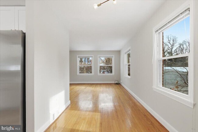 Foto del edificio - 9704 Lorain Ave