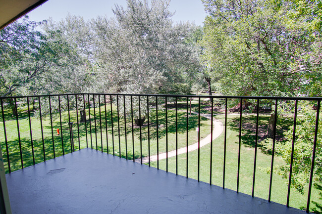 Foto del edificio - 5S066 Pebblewood Ln