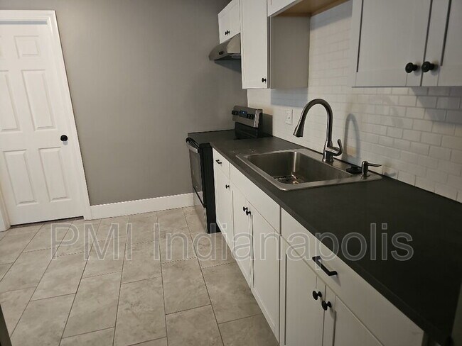 Building Photo - 47 S Rural St