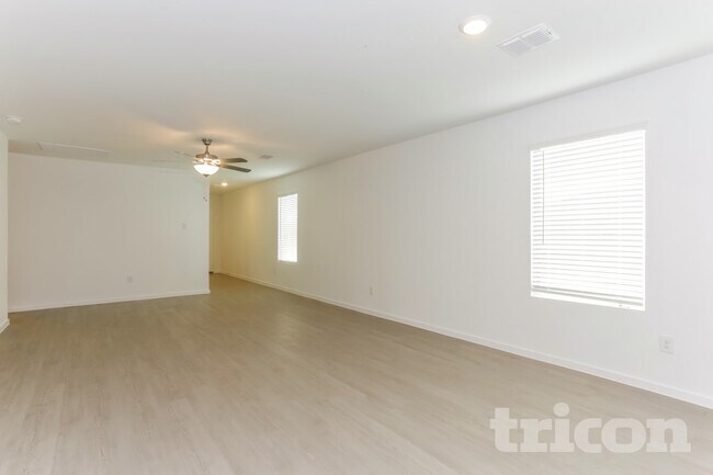 Foto del edificio - 1321 Buckaroo Blvd